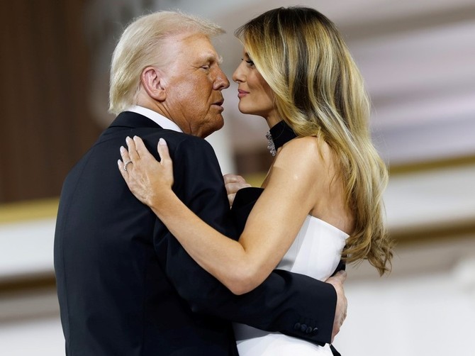 Snimak urnebesnog plesa Donalda Trampa i Melanije doveo svet do suza od smeha
