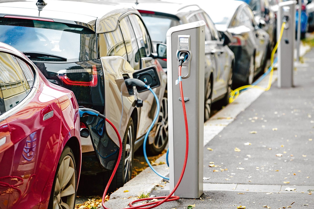 Kina je najveći svetski dobavljač baterija, evropska industrija na udaru zbog gasa: Šta će biti sa e-automobilima