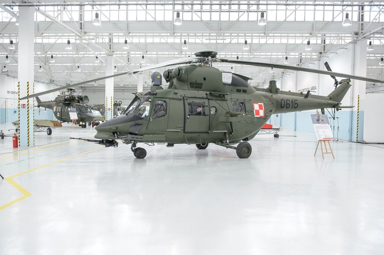 Śmigłowiec W-3PL Głuszec to rezultat współpracy PZL-Świdnik, polskich Sił Zbrojnych oraz Instytutu Technicznego Wojsk Lotniczych. Śmigłowiec ten na co dzień pozostaje w służbie 56. Bazy Lotniczej w Inowrocławiu. Głuszec to najnowsza wersja śmigłowca Sokół, zmodernizowana do standardu wsparcia bojowego. 
<br>
<br>
Na zdjęciu:Śmigłowiec W-3PL Głuszec  <br>fot. (ukit) PAP/Wojciech Pacewicz