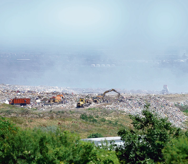 Dim se još uzdiže sa deponije
