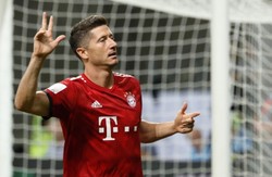 Robert Lewandowski hattrickiem w Superpucharze Niemiec zamknął usta krytykom