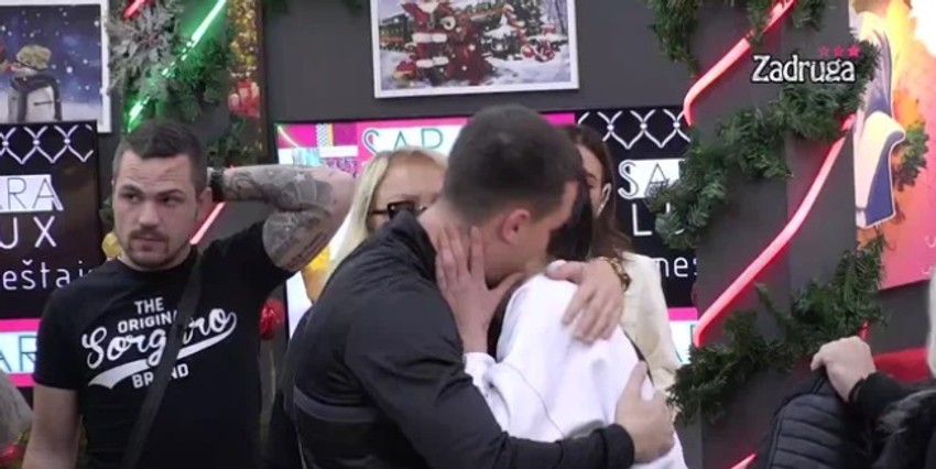 Tara Simov se vratila u "Zadrugu"