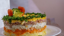 tak remigiusz rączka robi świetną sałatkę na święta. jarzynowa nie