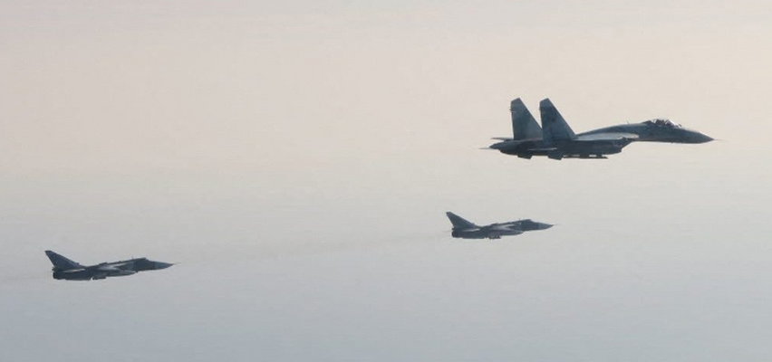 Rosyjskie myśliwce wzbiły się w niebo tuż przy polskiej granicy! Piloci Putina pozostają w gotowości