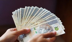 Świadczenie wspierające w 2026 roku. Niższy próg punktowy i wyższe wypłaty. Sprawdź, czy przysługują Ci pieniądze