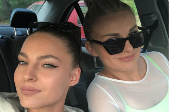 Oglasila se majka Džejle Ramović nakon dužeg vremena, zbog koncerta Jakova Jozinovića reagovala: "Postoje ljudi koji nisu rođeni da biraju strane"