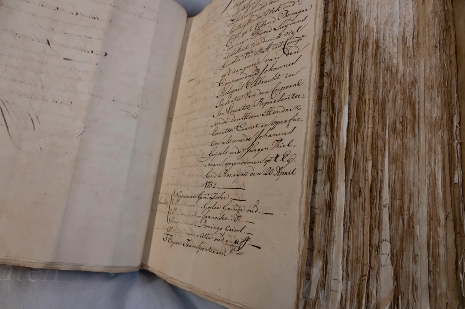 Knjiga sa imenima robova u Nacionalnoj arhivi u Hagu