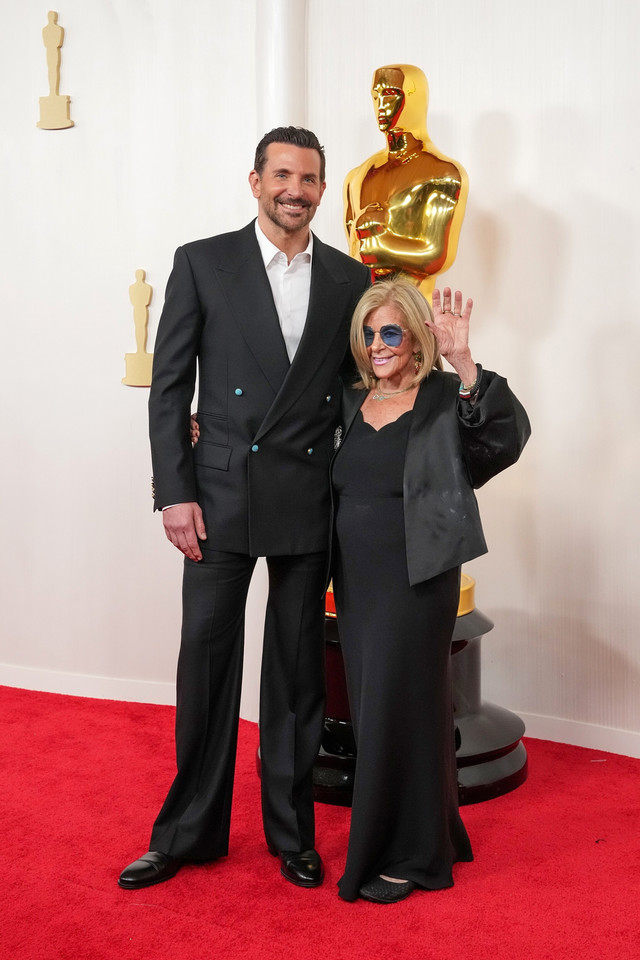  Bradley Cooper z mamą Glorią Campano
