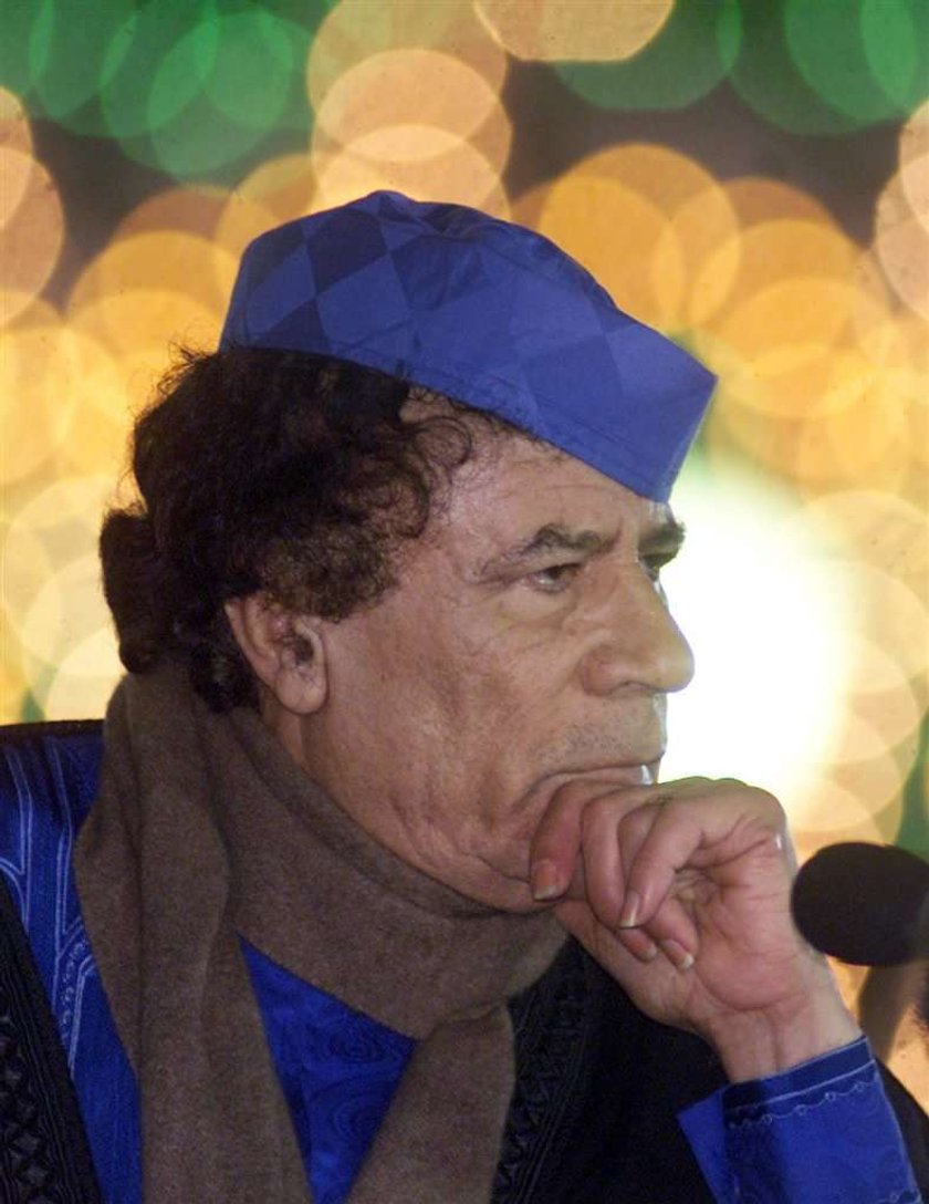 Kaddafi został dobity przez powstańców? Zdjęcia od 18 lat