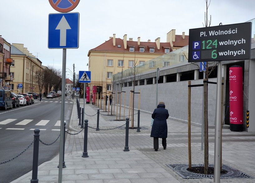 Parking pl. Wolności w Kutnie