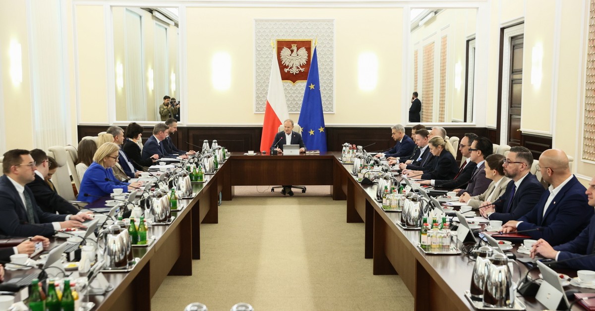 Rząd przyjął projekt, który przyspieszy budowę elektrowni jądrowych w Polsce. Nowe przepisy mogą skrócić inwestycje o 2 lata