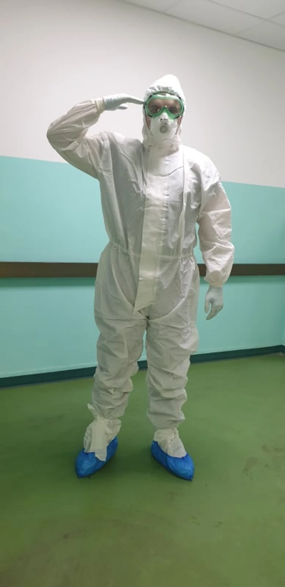 Anesteziolozi i tehničari sa Klinike za anesteziju pod punom epidemiološkom opremom