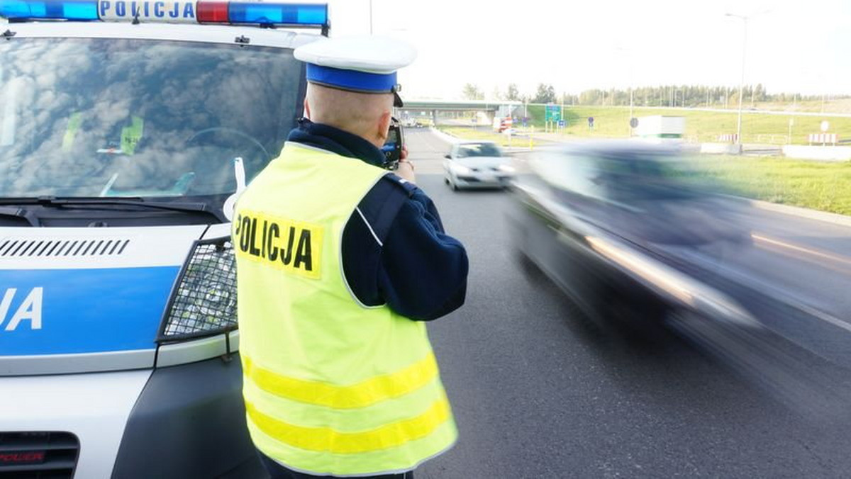 16 radiowozów policji, wóz dla straży pożarnej, uruchomienie miejskiego portalu bezpieczeństwa, czy kursy samoobrony dla kobiet – to niektóre z pomysłów ujętych w rudzkim Programie Zapobiegania Przestępczości oraz Ochrony Porządku i Bezpieczeństwa Obywateli na najbliższe trzy lata.