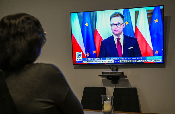 Transmitowane w telewizji orędzie marszałka Sejmu Szymona Hołowni