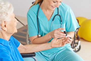 cukorbetegség, diabetes, diabétesz, cukorbetegség szűrés, vércukormérés, cukorterheléses vizsgálat, Findrisc kérdőív, kockázatalapú szűrés