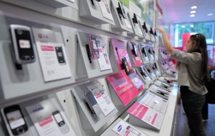 KE chce niższych stawek w Play