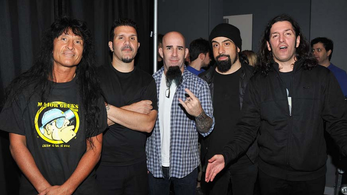 Gitarzysta Rob Caggiano opuścił grupę Anthrax po 12 latach współpracy.