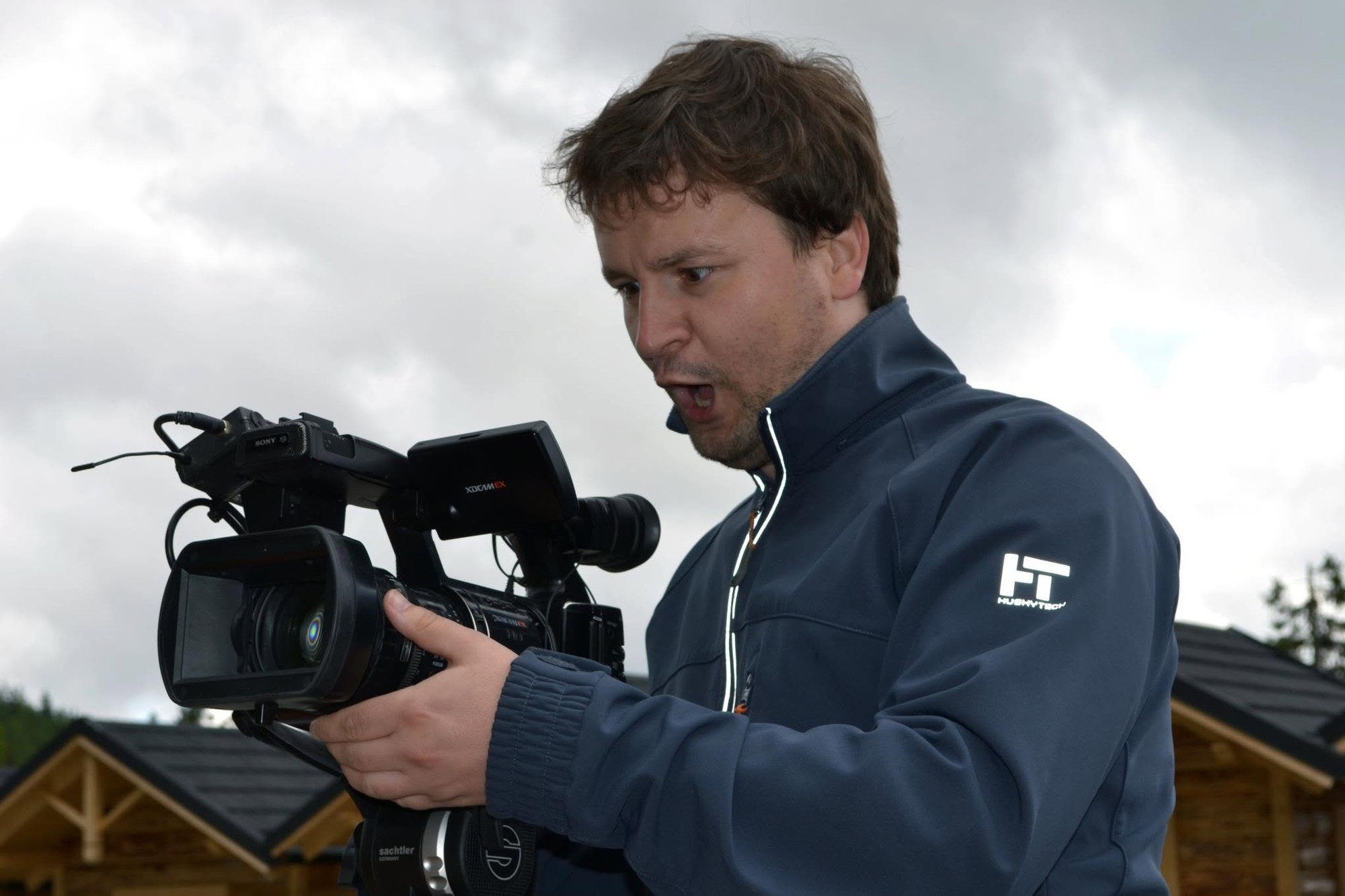 Reportér spravodajstva Televízie Markíza Marek Vnenčák. 