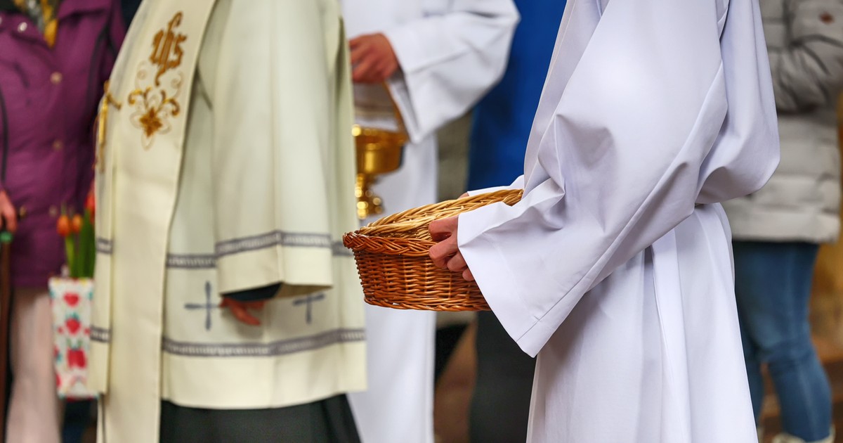 Kościół traci zaufanie Polaków. Dane IBRiS nie pozostawiają złudzeń [SONDAŻ]