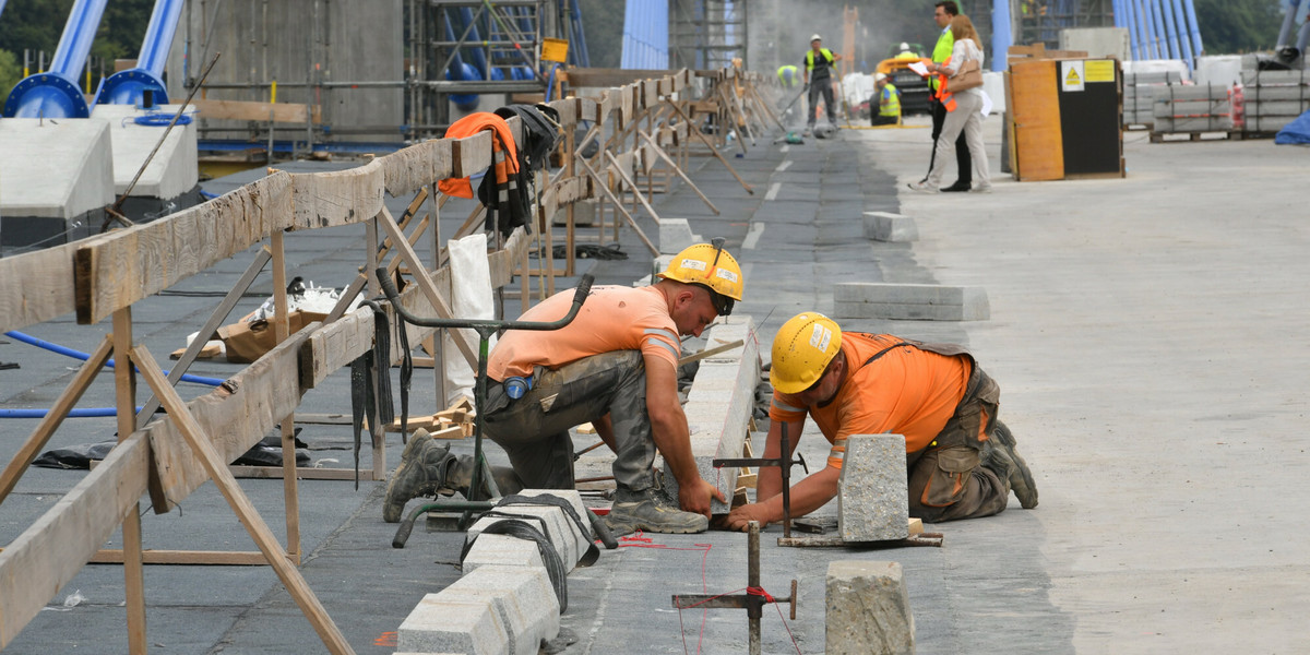 Według Polskiego Związku Pracodawców Budownictwa kumulacja prac doprowadzi do bezprecedensowego i niekontrolowanego wzrostu cen materiałów i usług