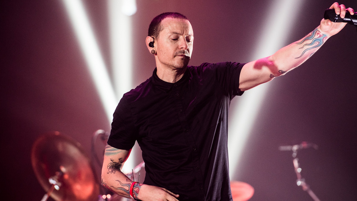 Wyniki sekcji Chestera Benningtona wykazały, że w chwili śmierci miał we krwi alkohol i extasy - informuje portal tmz.com.  Wokalista Linkin Park powiesił się w lipcu tego roku.