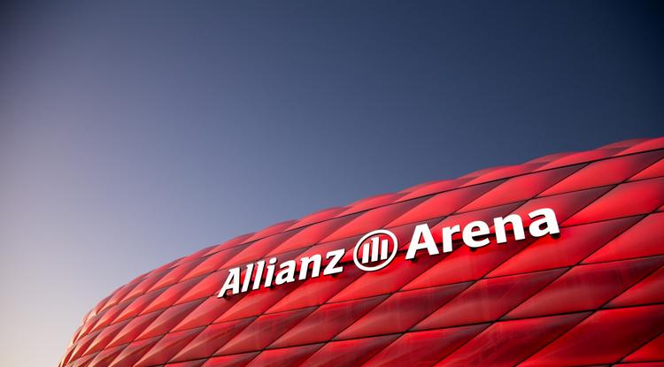 A müncheni Allianz Arena rendes kivilágítása