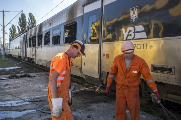 RUSI NAPALI VOZ U ODESI Ima mrtvih i povređenih, obustavljen železnički saobraćaj na više pravaca u Ukrajini