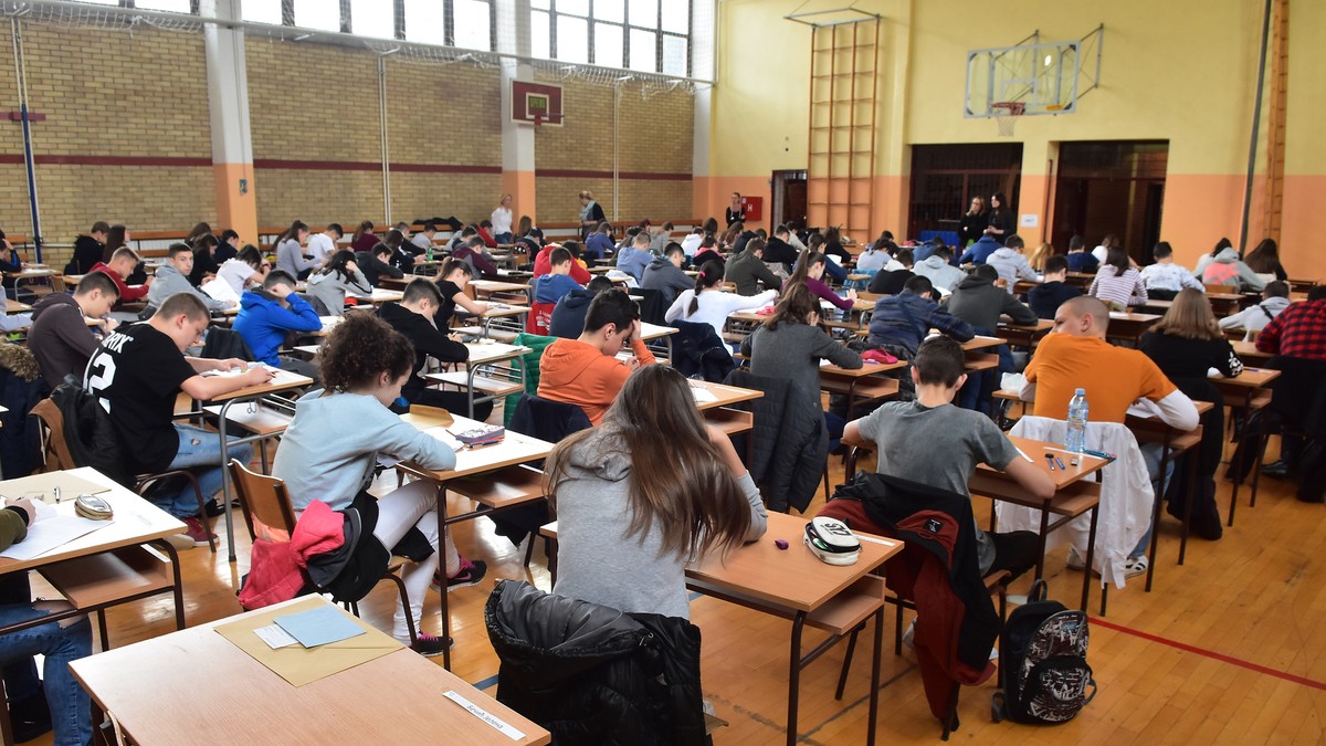 Drugi dan probe male mature: Osmaci danas polažu srpski i treći test