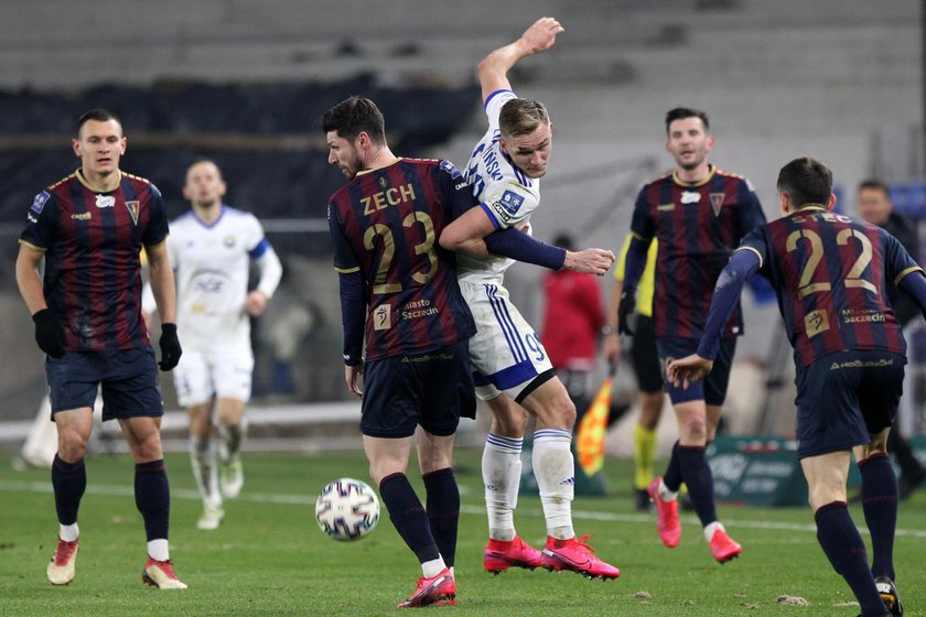 Pilka nozna. PKO Ekstraklasa. Pogon Szczecin - Stal Mielec. 07.12.2020