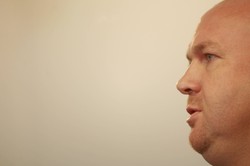 Półnagi agent Tomek i pieniądze. Szef CBA: Żenada