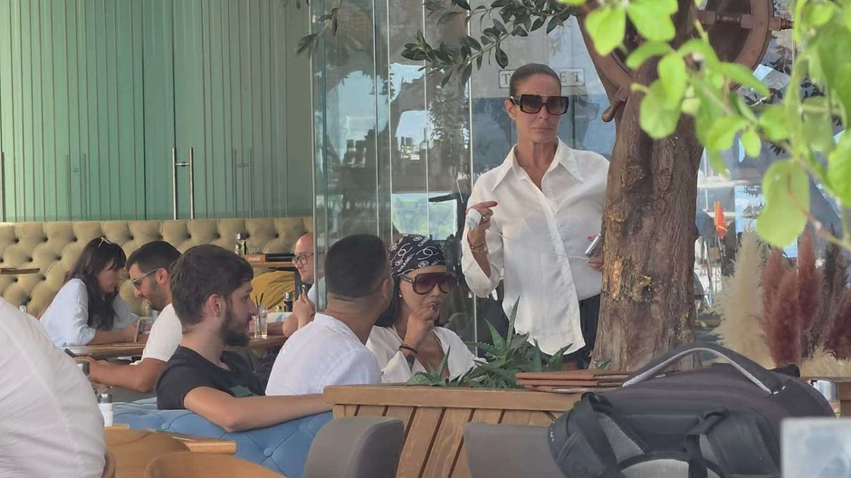 Milena Kačavenda paparaco