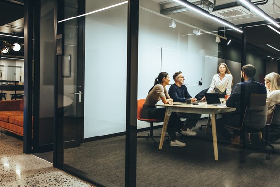 Da li digitalna transformacija odlučuje ko ostaje u igri? Evo da li lideri treba da strahuju od AI