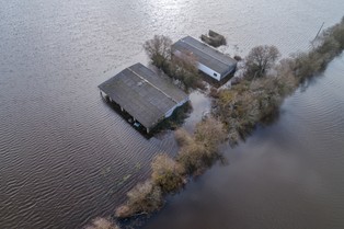 Szokująca liczba ofiar i poszukiwań w Walencji. Portugalska ekipa ma pozwolenie na dostęp do zastrzeżonych miejsc