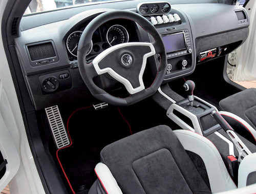 Volkswagen Golf GTI W12 650 Concept - Wściekły potencjał