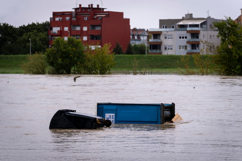 Reka Sava u Zagrebu, Hrvatska, 13. septembra