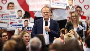 Donald Tusk ogłosił "dobrą nowinę". Burza oklasków na sali