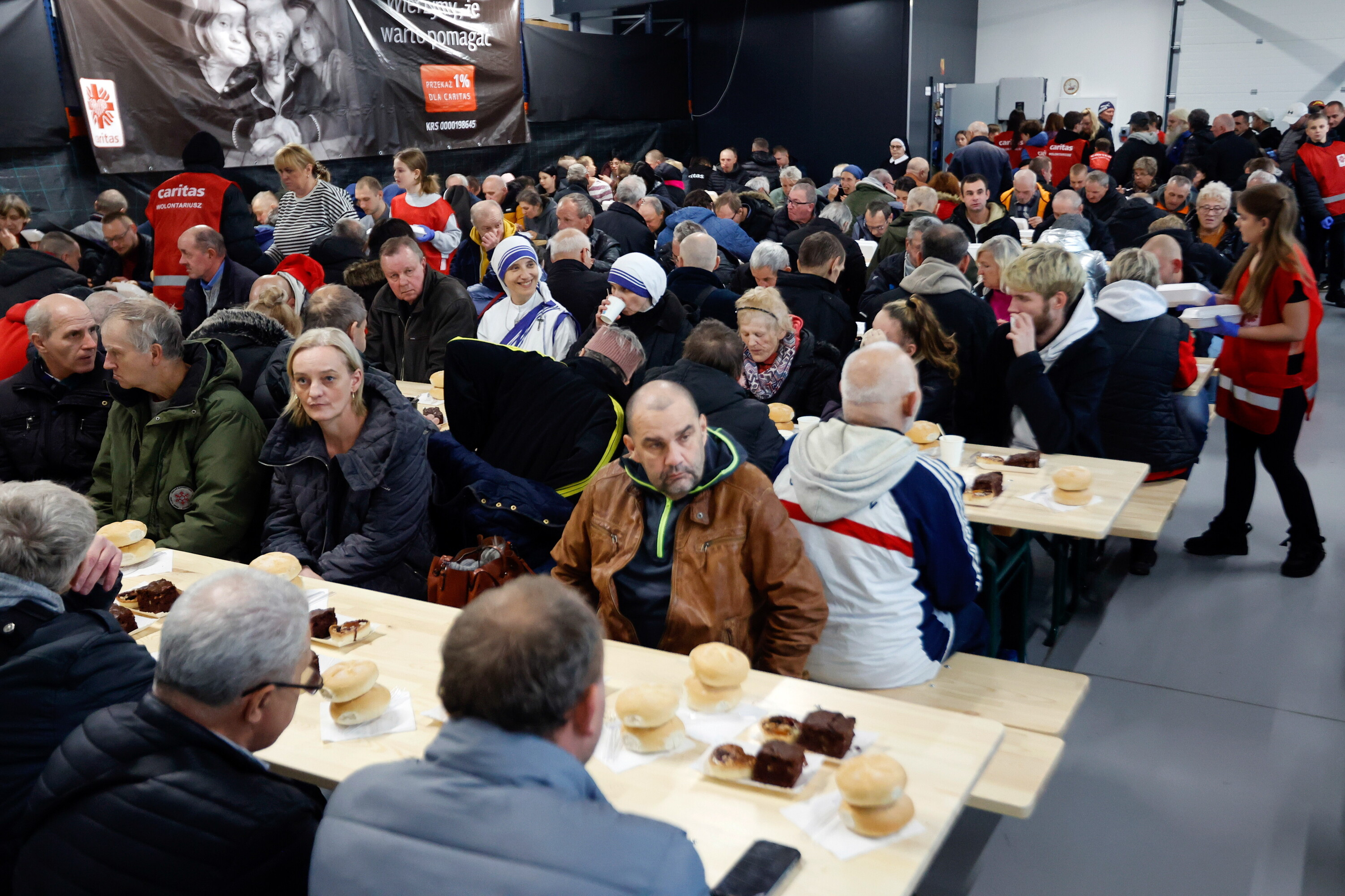 500 placówek Caritas wspiera bezdomnych w nadchodzącą zimę