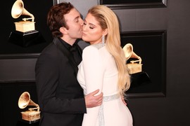 "Posle SE*SA SA MUŽEM jedva hodam, moram da stavljam OBLOGE", pevačicu blatili zbog ove izjave, a da nisu ni znali šta se zapravo dešavalo