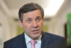 PSL skręca w prawo. Nowy prezes wyciąga rękę do ojca Rydzyka