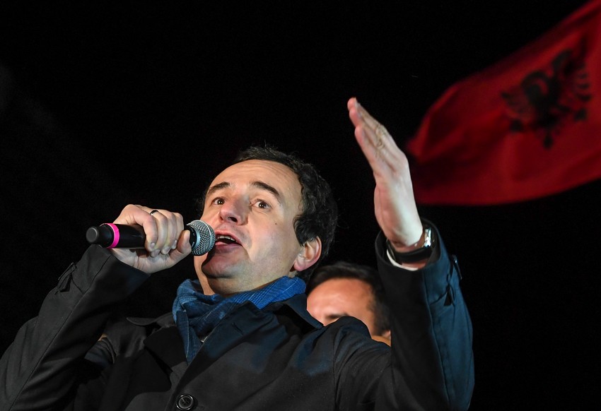 Kurti kao jedan od zateva pominje isplatu ratne odštete