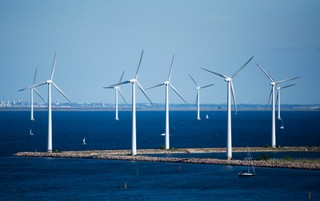 Po raz pierwszy w historii farmy słoneczne i wiatrowe wytworzyły więcej energii niż elektrownie węglowe