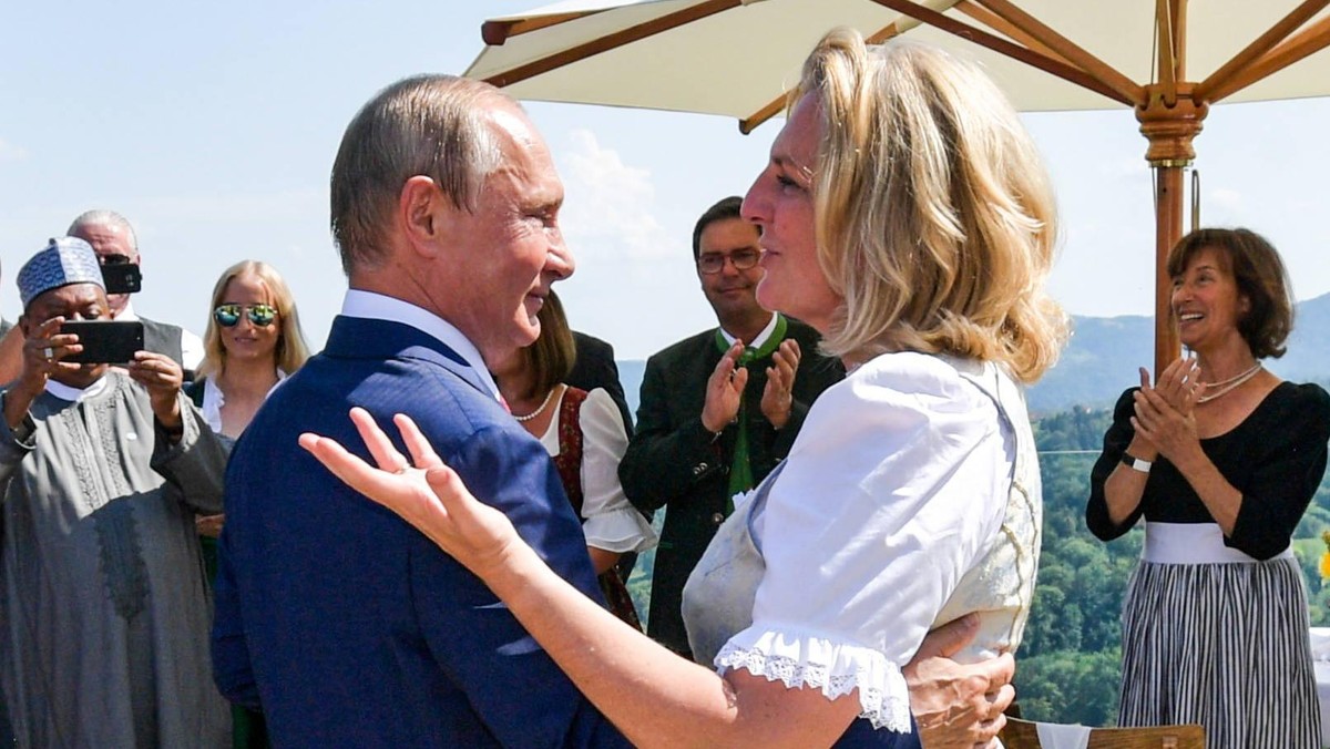 Władimir Putin w Austrii i Niemczech. "To więcej niż wizerunkowa pokazówka"