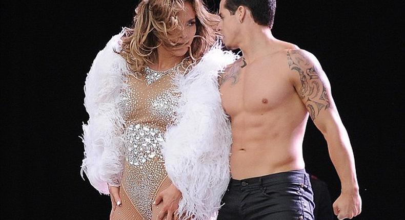 Jennifer Lopez and casper Smart back on?