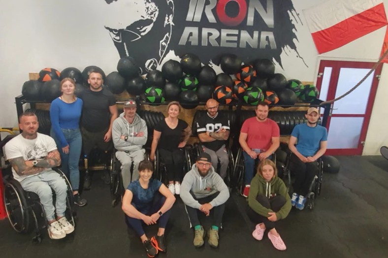 Iron Arena w Poznaniu, jak mówi jej założyciel Krzysztof Stern, ma integrować osoby z niepełnosprawnościami z osobami zdrowymi