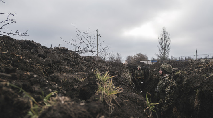Az ukrán erők csapást mértek egy orosz hadállásra a Krím félszigethez közeli Havrilivkában / Fotó: MTI/EPA/George Ivancsenko