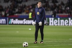 Szczęsny zagrał drugi mecz w Barcelonie, bo jego rywal spóźnił się na trening