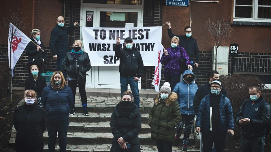 Związkowcy okupują biuro dyrektora szpitala