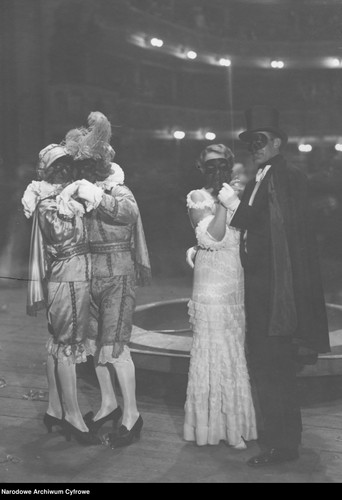Bal sylwestrowy w Teatrze Wielkim w Warszawie, lata 30. XX wieku.