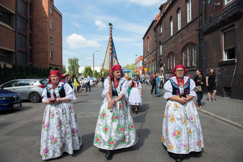 Świętochłowice. Procesja Bożego Ciała w Lipinach