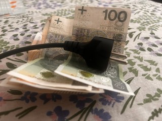 ETS2 podniesie ceny energii i paliw. Sprawdź, kto zapłaci najwięcej i o ile wzrosną rachunki